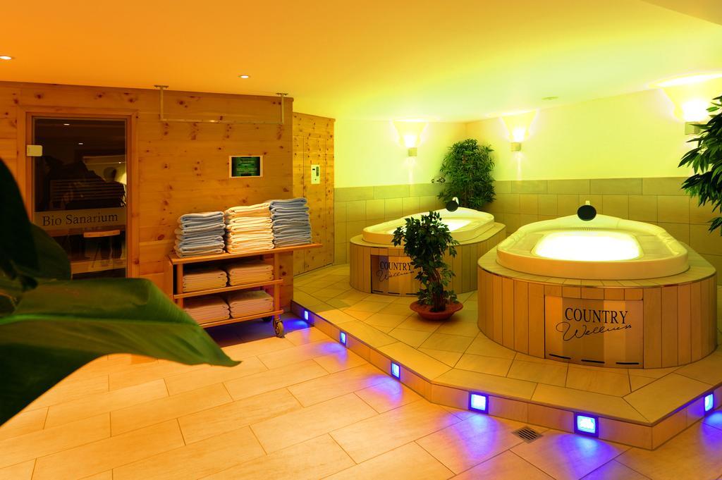 Country Wellnesshotel Buendnerhof ザムナウン エクステリア 写真