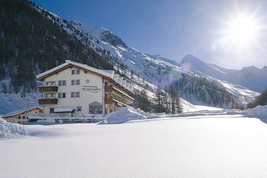 Country Wellnesshotel Buendnerhof ザムナウン エクステリア 写真