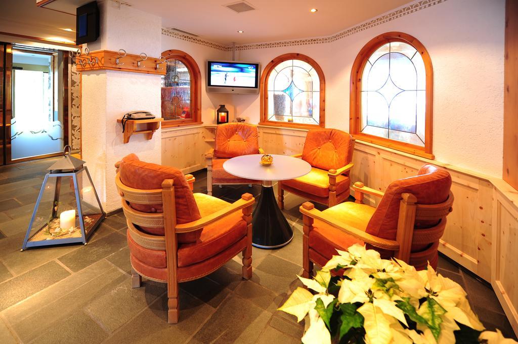 Country Wellnesshotel Buendnerhof ザムナウン エクステリア 写真