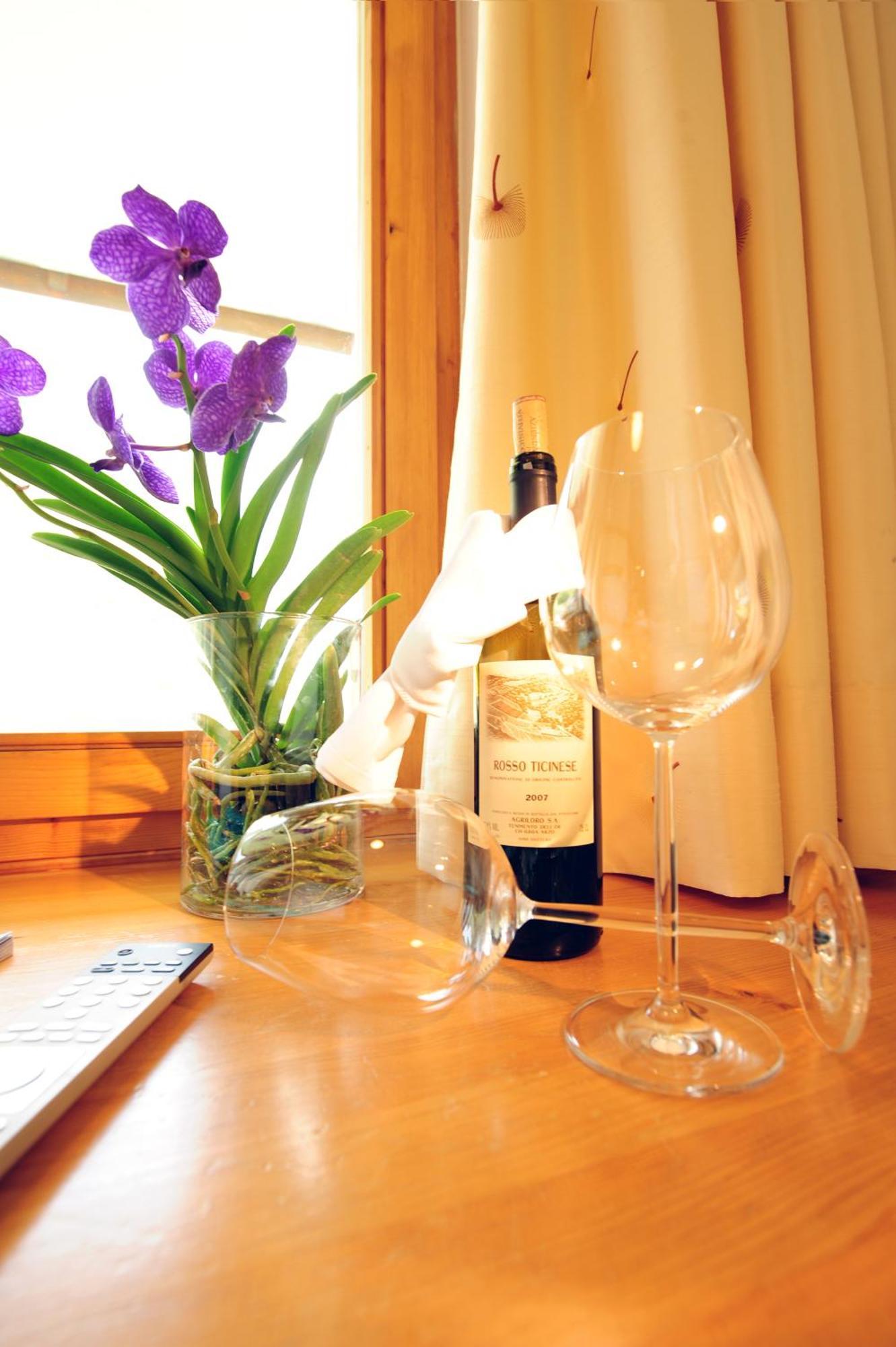 Country Wellnesshotel Buendnerhof ザムナウン 部屋 写真