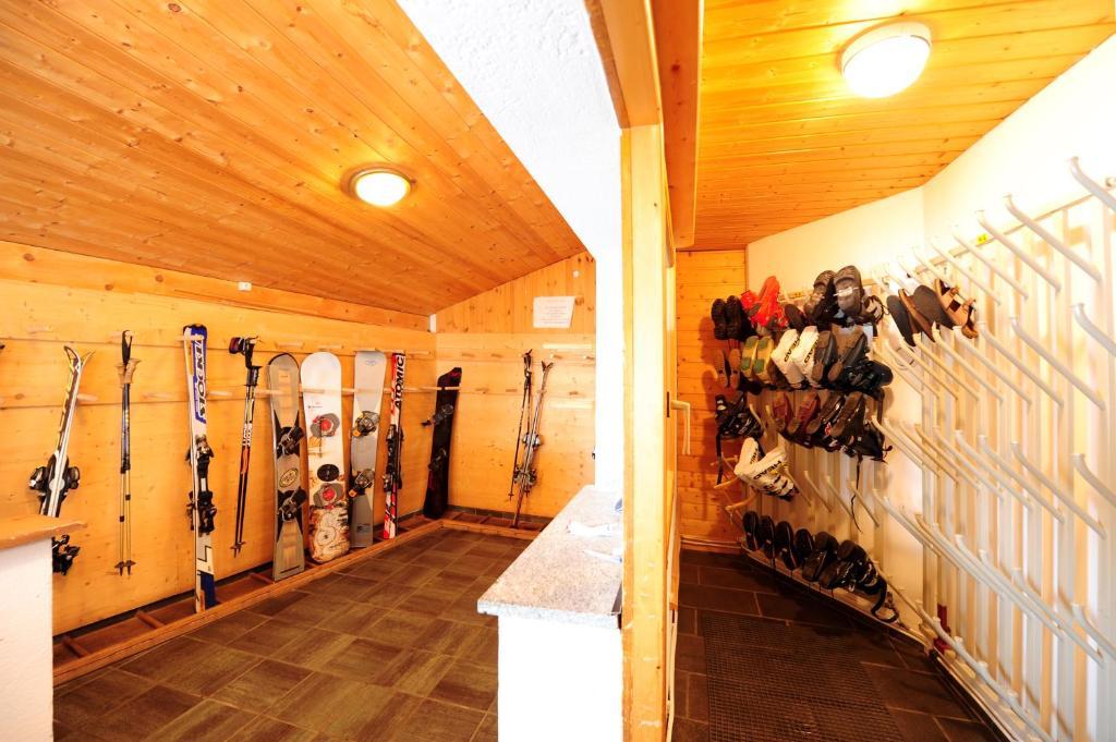 Country Wellnesshotel Buendnerhof ザムナウン エクステリア 写真
