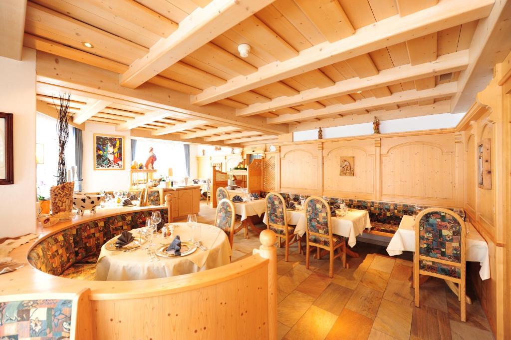 Country Wellnesshotel Buendnerhof ザムナウン エクステリア 写真