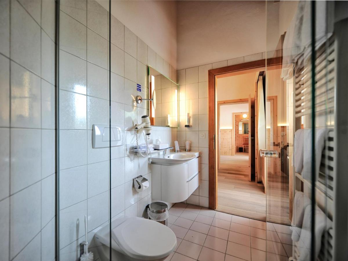 Country Wellnesshotel Buendnerhof ザムナウン エクステリア 写真